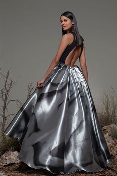 Description Silver Ballgown, Long dress Sleeveless Open neckline Crepe, Printed fabric Dry Clean Made in Spain SKU BONVICINO Silver Ballgown, Marchesa Couture, Isabel Sanchis, Yellow Wedding Dress, Long Indian Hair, Dress Name, Midi Dress Style, Long Midi Dress, Dreamy Dress