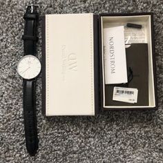 Daniel Wellington 36mm Classic Sheffield. Black. Comes With Original Box. Daniel Wellington Rose Gold, Daniel Wellington Black, Dw Watch, Daniel Wellington Petite, Balenciaga Clutch, Black And Gold Watch, Philip Watch, Daniel Wellington Watch, Rose Gold Brown