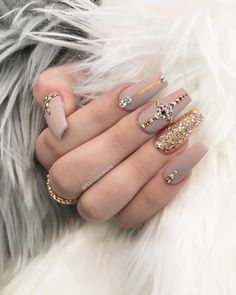 Taupe And Gold Nails, Taupe Almond Nails, Nude Nails Design, Matte Nude Nails, Shiny Nails, Nails Polish, Nail Swag, Beautiful Nail Designs