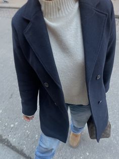 Blue Outfit Winter, Mantel Outfit, Navy Outfit, Navy Coat, Autumn Fits, Blue Coat, Causual Outfits, Winter Fits