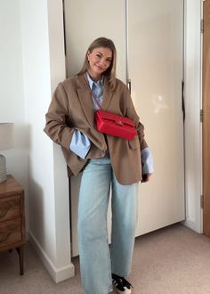 Cowboy Boots Outfit Fall 2024, Trench Coat Outfit 2024 Fall, Back To University, Fall Winter Capsule Wardrobe, Everyday Fashion Outfits, Outfit Plan, Casual Preppy Outfits, Red Outfit, Closet Fashion