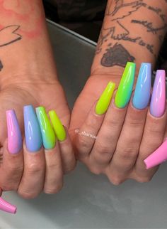 VERTICAL OMBRÉ NAILS Ombre nails, Nails, Color Vertical Ombre Nails, Ombre Chrome Nails, 2022 Nails, Nails Colorful, Natural Nail Art, Chrome Nail Art, Ombré Nails, Ombre Acrylic Nails