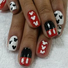 My Mickey Mouse Nail Design, Mouse Nails, Mickey Mouse Nails, Disney Acrylic Nails, Minnie Mouse Nails, Mickey Nails, Nails Holiday, Nail Art Designs Diy, Disney Nails