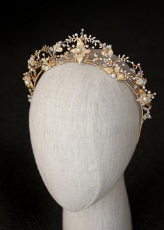 For lovers of refined femininity, the Medici wedding crown features a classic silhouette and a warm golden hue adorned in shimmering Swarovski crystals that catch the light in a way that feels effortless and romantic. This dreamy piece offers old world detailing in a modern aesthetic and pairs beautifully with classic, modern, traditional and vintage-inspired wedding gowns.• DETAILS •> Designed and handmade in Australia. Worldwide shipping.> Handcrafted from tarnish resistant jewellery wir Gold Bridal Tiara, Crystal Wedding Crown, Vintage Inspired Wedding Gown, Floral Wedding Hair, Crystal Crown Wedding, Crystal Bridal Tiaras, Crown Gold, Romantic Wedding Hair, Headpiece Bridal