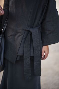 "Linen kimono jacket, linen kimono, linen jacket, black linen kimono jacket, oversized jacket, one size jacket, minimalist jacket, atuko Linen Fabric Dropped shoulders Wide kimono style sleeves One size 100% Linen Our models are 161cm/5'3\" and 175cm/5'7\" All our items are 100% handmade and are made to order." Kimono Linen, Minimalist Jacket, Oversized Tunic Dress, Jacket Belt, Kimono Style Jacket, Linen Kimono, Kimono Blouse, Loose Fit Sweater, Linen Jackets