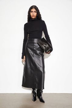 Midi Black Leather Skirt Outfit, Leather Long Skirt Outfit, A Line Leather Skirt Outfit, Long Black Leather Skirt Outfit, Chic Long Leather Skirt, Leather Maxi Skirt Outfit, Elegant Leather Midi Skirt, Maxi Leather Skirt, Black Leather Skirt Outfit