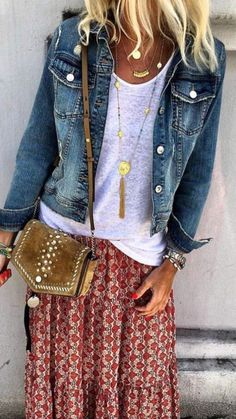 Mode Over 50, Casual Chic Denim, Hippie Elegante, Spring Outfits Boho, Moda Casual Chic, Casual Denim Jacket, Boho Mode, Boho Styl, Style Casual Chic