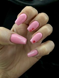 Cute Acrylic Nails Valentines Day, Cute Nails Acrylic Valentines, Easy Nails Valentines, Valentines Nails Manicure, Valentines Pink Nails Acrylic, Valentines Nails Cute, Easy Valentine's Nails, Cute Nails For Valentines Day Short, Valentines Day Nail Inspo Short