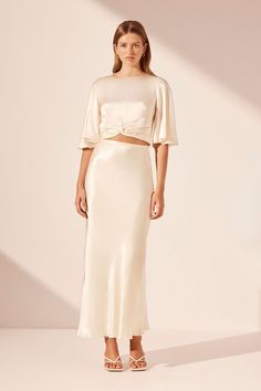 Satin Maxi Skirt, Cream Skirt, Shona Joy, Twist Top, Satin Skirt, 인물 사진, Silk Skirt, Satin Dresses, Silk Dress