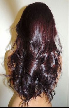 Filmy Vintage, Wine Hair, Cherry Hair, Wavy Curls, Dark Red Hair, Red Highlights, Burgundy Hair