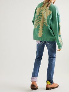 True to its handicraft-inspired roots, KAPITAL's sweater is spun on traditional looms from sumptuous wool yarns, though the intarsia-knitted skeletal motifs feel entirely current. It has a relaxed profile, so it'll team nicely with denim. Oc Fashion, Sweater Tutorial, Intarsia Knitting, Intarsia Sweater, Cross Sweater, Knitwear Inspiration, Wool Sweater Men, Latest Sweater, Designer Knitwear