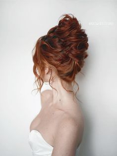 Red head 💥 French twist bun perfect updo  for special events Red Head Updo, Red Hair Updo, French Twist Bun, French Twist Hairstyle, Curly Ginger Hair, Red Bridal Hair, Holiday Party Hair, High Updo, Twist Hairstyle