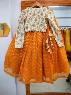 Haldi Outfit For Kids Girl, Kids Haldi Outfit, Haldi Dress For Kids, Indian Dresses For Kids, Kids Lehenga Choli, Kids Party Wear Dresses, Haldi Outfits, Simple Frock Design, Haldi Outfit