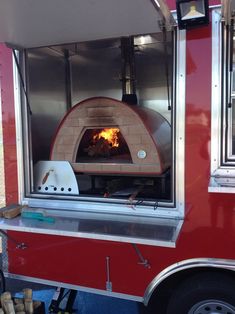 Authentic Pizza Ovens Pizza Oven Red Maximus Prime Large Portable Pizza Oven Red - New Style Mobile Pizza Oven, Pork Food, Commercial Pizza Oven, Starting A Food Truck, Presentation Food, Plating Food, Portable Pizza Oven, Pizza Truck, Brick Oven Pizza