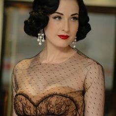 Makeup for Black Hair, Blue Eyes, and Fair Skin | HubPages Dita Von Teese Style, Dita Von Tease, Adrette Outfits, 50s Hairstyles, Rockabilly Hair, Jet Black Hair, Retro Hair, Glamorous Hair, Black Hair Color