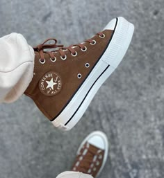 Tan High Top Converse Outfit, Wallpaper Nike, Brown Converse, 2023 Wardrobe, Sporty Shoes