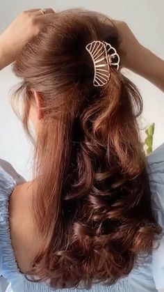 Simple wedding bun
Quick & Easy bun hairstyle for wedding - bollo de boda Side Down Hairstyles, Easy And Beautiful Hairstyles, Cute Ponytail Hairstyles, Easy Bun Hairstyles, Hair Bun Tutorial, Clip Hairstyles, Hair Ponytail, Hair Up Styles, Different Hairstyles