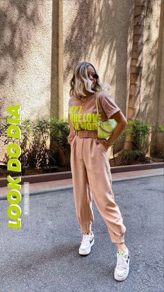 Festival Outfits With Tennis Shoes, Vibrant Aesthetic Outfit, Colorful Dressy Outfits, Colorful Casual Outfits, Twill Outfit, Colorful Trousers, Millennial Fashion, Chique Outfits