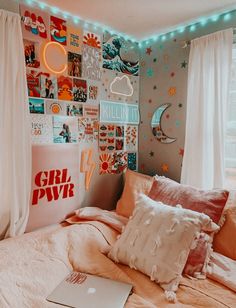 Preppy Bedroom, Cool Dorm Rooms, College Dorm Room Decor, Dorm Room Designs, College Decor, Girls Dorm Room, Cute Dorm Rooms, Dorm Room Inspiration, Dekorasi Kamar Tidur