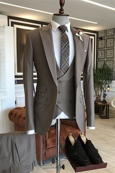 Florian Ash Gray Peaked Lapel Three Pieces Bespoke Business Suits 3 Piece Suit Men Wedding, Mens Suits Style Modern, Men Fashion Suit, 3 Piece Suit Men, Stylish Mens Suits, Prom Suit, Classy Suits, Business Suits