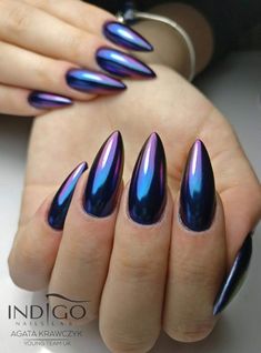 Chrome Nails Ombre, Holographic Nail Designs, Ombre Chrome Nails, Electric Art, Purple Chrome Nails, Christmas Looks, Blue Chrome Nails, Trendy Shades, Nail Designs Ideas