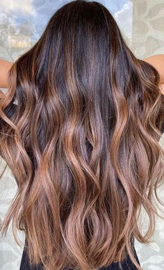 Summer Hair Colours 2023, Balayage Hair Autumn, Autumn 2024 Hair Colour, High Contrast Brunette Balayage, Cinnamon Balayage Brunettes, Carmel Highlights On Brown Hair Chunky, Brunette Warm Balayage, Brown Hair With Golden Balayage, Brown Hair With Coloured Highlights