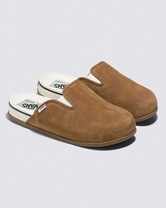 Brown Vans, Shoes Outfit Fashion, Shoe Size Chart, Mens Vans, Mens Slippers, Vans Shoes