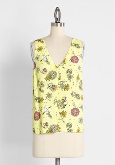 Whether you're making moves at the office or roaming around on the town, you put your authenticity out there with this yellow blouse. Vintage Style Swimwear, Designer Plus Size Clothing, Gingham Embroidery, Casual Dresses Plus Size, Midi Dress Plus Size, Vintage Swimwear, Plus Size Outerwear, Casual Rompers, Trendy Summer Outfits