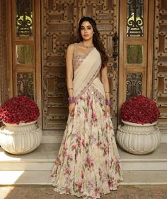 Jahnavi Kapoor, Latest Traditional Dresses, Arpita Mehta, Onam Outfits, Hand Embroidered Blouse, Trendy Outfits Indian, Simple Saree Designs, Half Saree Lehenga