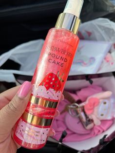 Bath And Body Works Shimmer Mist, Strawberry Poundcake Bath And Body Works, Body Mist Bath And Body Works, Bath And Body Works Perfume Collection, Bath And Body Works Strawberry, Bath And Body Works Collection, Strawberry Perfume, Diamond Shimmer Mist, Bath N Body Works