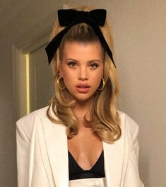 Sofia Richie, Holiday Hairstyles, Beautiful Long Hair, Bow Hair, Smooth Hair, Curled Hairstyles, Pretty Hairstyles, Fall Hair