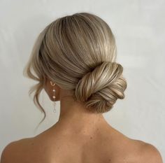 Classic Blonde Low Bun Updos For Low Back Dress, Bridesmaid Hair Styles Up Do, Elegant Hair Up Styles, Brunette Low Bun Wedding, Wedding Hairstyles Slick Back Bun, Hairstyles Formal Elegant Up, Soft Bun Wedding Hair, Updo For Bridesmaid Medium Hair, Classy Bride Hair