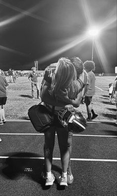 Relationship Football Pictures, Pics To Recreate With Boyfriend Football, Pics With Football Boyfriend, Pictures With Football Boyfriend, Bf Football Pics, Footballer Boyfriend Aesthetic, Athlete Couple Goals, Boyfriend Football Pictures, Couple Pic To Recreate