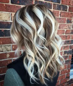 Partial Highlights Blonde Shadow Root, All Over Medium Blonde Hair Color, Blonde High Low Lights, Byalouge Hair Blonde, Blonde Painted Hair, Multi Dimensional Blonde Balayage, Bright Blonde Inspo Hair, Blonde Hair With Lowlights Underneath, Chunky Blonde Highlights Around Face