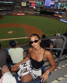 Summer Baddie Outfits, Summer Baddie, Photo New York, Shotting Photo, Belem, Looks Street Style, Baseball Game, Instagram Pose, Gameday Outfit