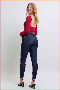 DENIM THREAD: WE LOVE A GOOD DENIM PIECE! DID YOU SPOT YOUR FAVORITE PLUS SIZE JEANS? 👖 KEEP AN EYE OUT FOR RESTOCKS! 🍁 Fall is here, and our Queen Jeans Collection is ready to celebrate all sizes, all shapes, and every body type. No matter your shape, we've got the perfect denim for you. It’s time to know your body type and embrace your curves with confidence. These jeans are designed to flatter, no matter the size. So get cozy in denim that celebrates body positivity! ✨ Find your fit now ...