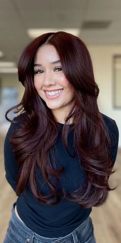 Pelo Color Caoba, Pelo Color Vino, Hair Burgundy, Wine Hair Color, Dark Fall Hair, Mom Hair, Red Balayage, Plum Hair, Red Hair Inspo