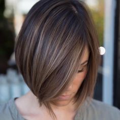 Light Brown Balayage, Highlighted Hair, Chocolate Brown Hair Color, Stacked Bob Haircut, Colour Shades, Short Brown Hair, Short Bob Haircuts, Haircut And Color, Penteado Cabelo Curto