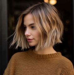 Choppy Bob Hairstyles, Chin Length Hair, Hair 2024, Short Hair Balayage, Short Bob Haircuts, Penteado Cabelo Curto, Hair Color And Cut, Short Blonde Hair, Short Bob Hairstyles