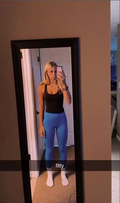 Lulu Diamond Dye Leggings Outfit, Outfit Ideas For School Athletic, Preppy Sneakers Outfit, Basic Lululemon Girl, Preppy Outfits With Leggings, Blue Leggings Outfit Casual, Lulu Leggings Outfit, Lulu Outfits For School, Vsco Outfits School