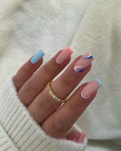 Summer Gel Nails Ideas Blue, Blue Biab Nail Art, Biab Nail Design Blue, Summer Holiday Biab Nails, Holiday Biab Nails Short, Nails Holiday Summer Beach, Holiday Nails Summer Blue, Holiday Nails Biab, Simple Holiday Nails Summer