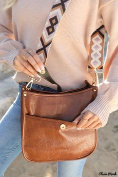 Olivia Mark - Vintage PU Messenger Bag with Elegant Chestnut Geometric Strap Fall Brown Shoulder Bag With Snap Closure, Leather Strap Bag, Color Castaño, Strappy Mini Dress, Oversized Tote Bag, Chestnut Color, Tag Print, Tote Pattern, Leather Messenger Bag