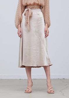 Free shipping and easy returns on GRADE & GATHER Pieced Biased Satin Midi Skirt In Champagne. Tuck your favorite tee into this midi length skirt for an effortlessly cool look.Read Satin Slip Skirt, Satin Midi Skirt, Midi Length Skirts, Slip Skirt, Boys Coat, Satin Slip, Best Jeans, Pant Shirt, Scarf Hairstyles