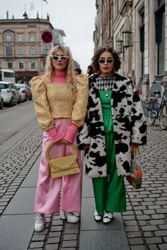 Maximalist Fashion, Mode Prints, 영감을 주는 캐릭터, Fashion Week Street Style, Colourful Outfits, Looks Style, Mode Inspiration