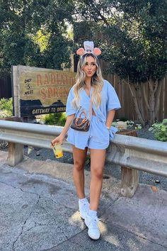 Explore 40+ trendy Disney outfits for women perfect for all seasons - spring, summer, fall and winter. Elevate your Disney land theme park style with magical fashion! Disney Outfits Summer, Epcot Outfit, Magical Fashion, Disney Park Outfit, Disney Attire, Disney Poses