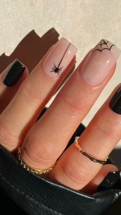 Designs Easy Nail Art Fun Halloween Nails, Black And White Nail, Holloween Nails, Halloween Acrylic Nails, Cute Halloween Nails, October Nails, Makijaż Smokey Eye, White Nail