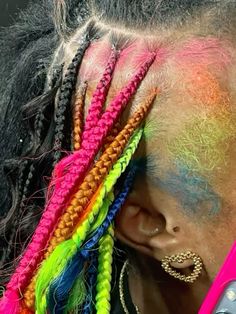 Rainbow Hair Dye Ideas, Rainbow Skunk Stripe Hair, Sunset Hair Dye, Braids With Curls Color, Rainbow Streaks In Hair, Colorful Braids For Black Women, Layered Haircuts Men, Dyed Braids, Dyed Locs Ideas