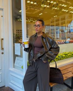 Courtside Baddie, Buisness Casual Women Outfits Chic, Buisness Casual Women, Short Jacket Women, Chic Outerwear, Ladies Short Jackets, Quoi Porter, African Dresses For Women, Solid Clothes