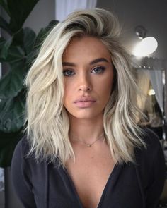 Hair Color For Lob Haircut, Mom Haircut Fine Hair, Deep Part Short Hair, Short Hairstyle Women Thick Hair Blonde, Short Hair With Extensions For Volume, Shoulder Length Hair With Extensions, Mom Cut 2023 Thick Hair, Choppy Hairstyles Medium, Medium Long Haircut For Thick Hair