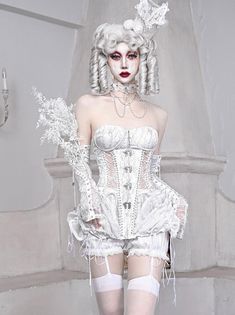 ❤︎Three-ping Guarice White Gothic Dark Fishbone Straps Corset Bustier [Pre-order item].❤︎ Corset Pants, White Gothic, White Bustier, White Goth, Hourglass Silhouette, White Corset, Sketchbook Ideas, Corset Lingerie, Lace Hem